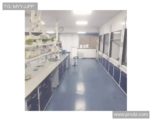 恰尔汉奥卢在欧冠赛场闪耀破门助力球队晋级之路