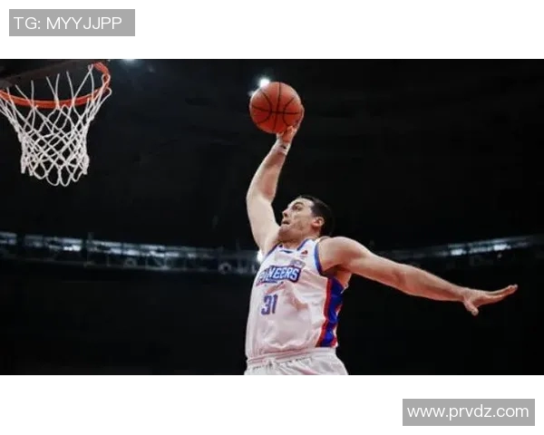 大卫-詹姆斯受邀参加篮球明星慈善赛，展现社会责任