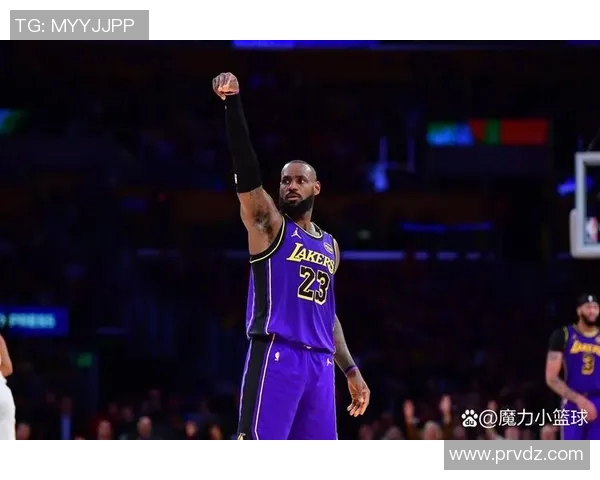 湖人负于湖人，詹姆斯砍下32分，展现领袖风范