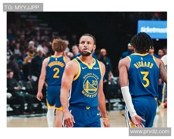 勇士队艰苦战胜快船队，双杀成功重现王者风范