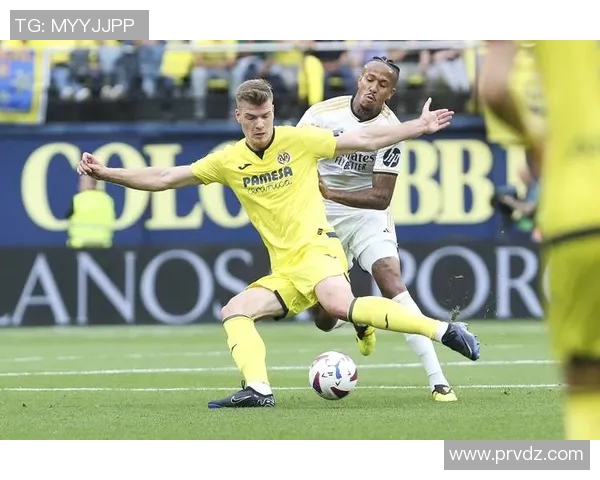 皇马主场大胜比利亚雷亚尔，重返联赛榜首位置