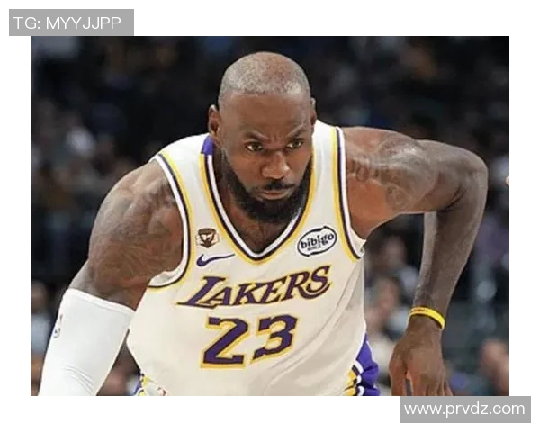 詹姆斯再度领衔湖人取得胜利，表现强势登顶西部排名